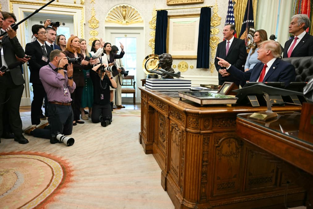 White House TV pool won't cover Trump after press ban: CNN