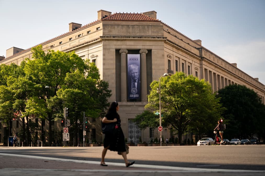 States now must report undocumented immigrants to DHS or risk federal funding, DOJ says