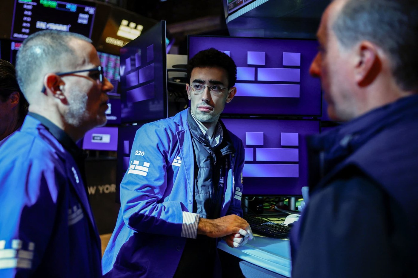 Treasury yields hold near multiyear highs as traders await data, Fed minutes this week