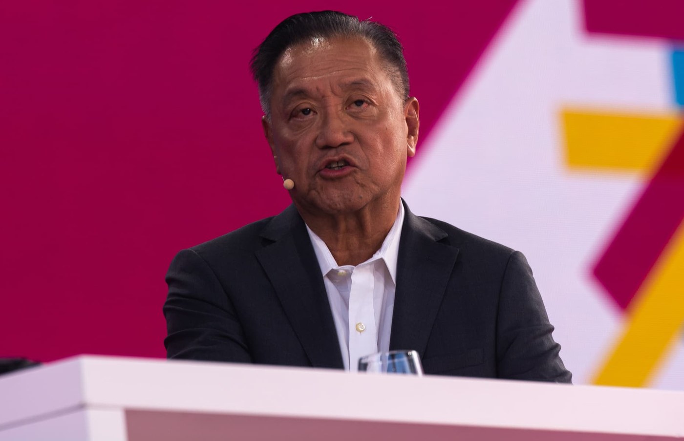 Broadcom's stock drops 5% as weak guidance overshadows earnings beat