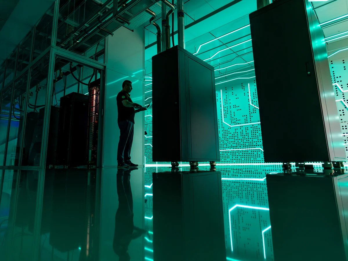 UK economy unexpectedly grows 0.4% in July boosted by AI