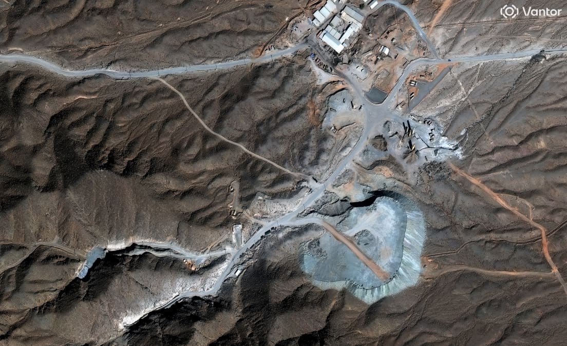 Trump warns Tehran over Pickaxe Mountain activity; U.S.-Iran exchange attacks on ships near Hormuz