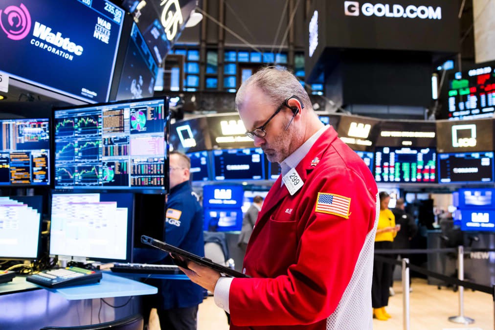 U.S. Treasury yields fall as energy prices pull back