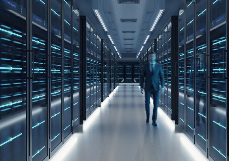 This data center stock is up over 1000% in the last five years. Trader Mike Khouw sees more gains